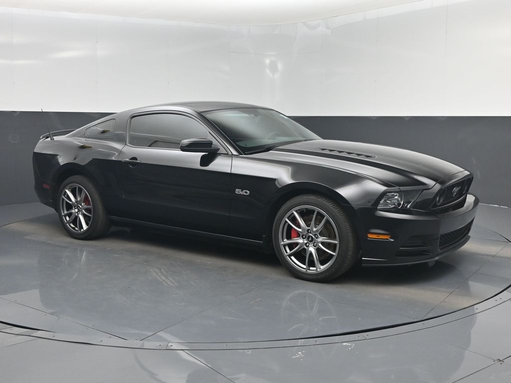 2013 Ford Mustang GT Premium's photo