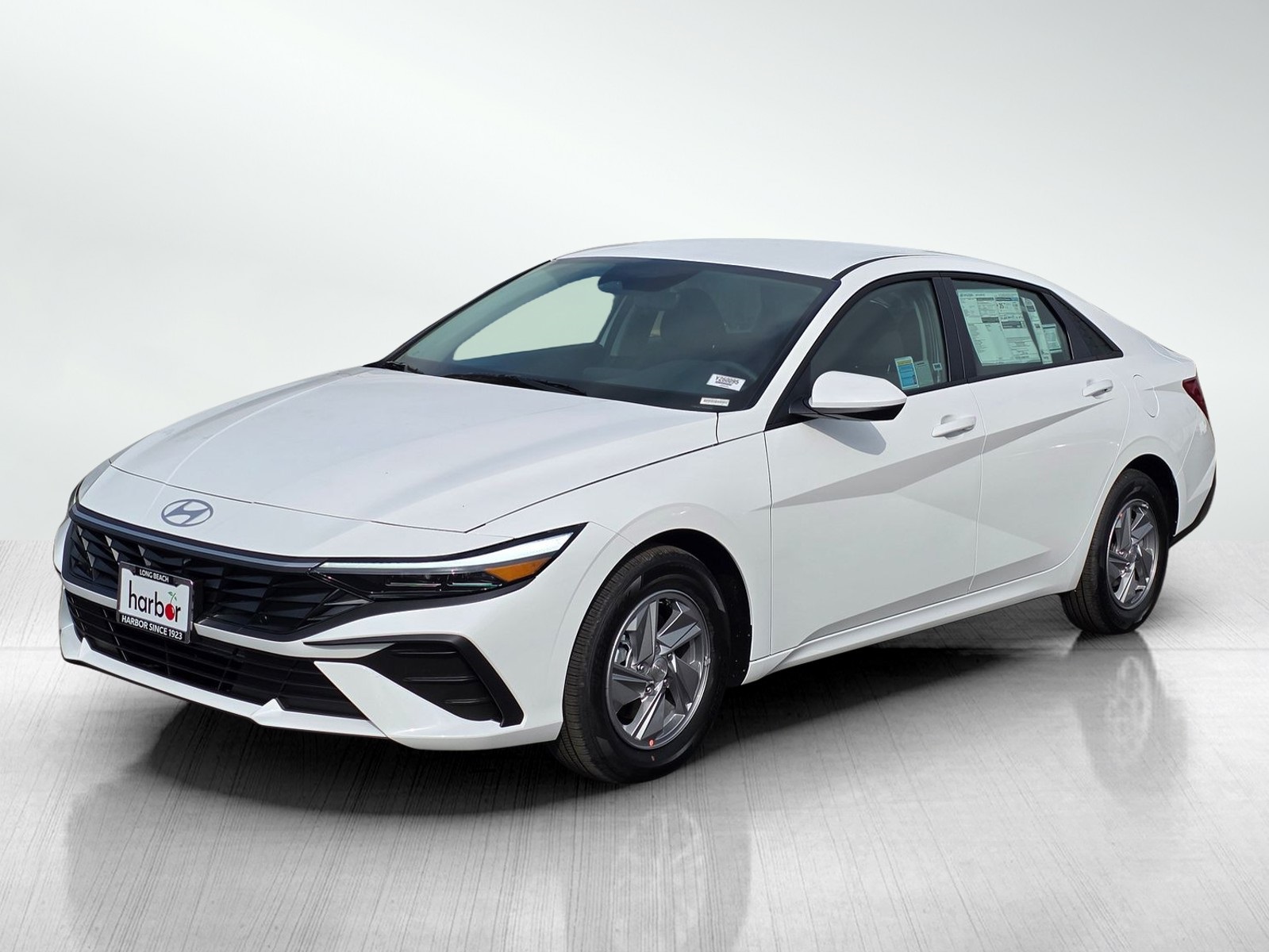 2026 Hyundai Elantra SE photo 3
