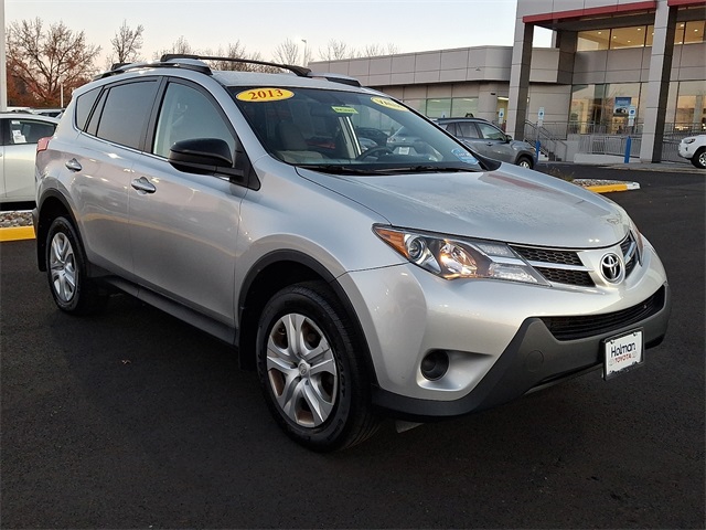 2013 Toyota RAV4 LE photo 2