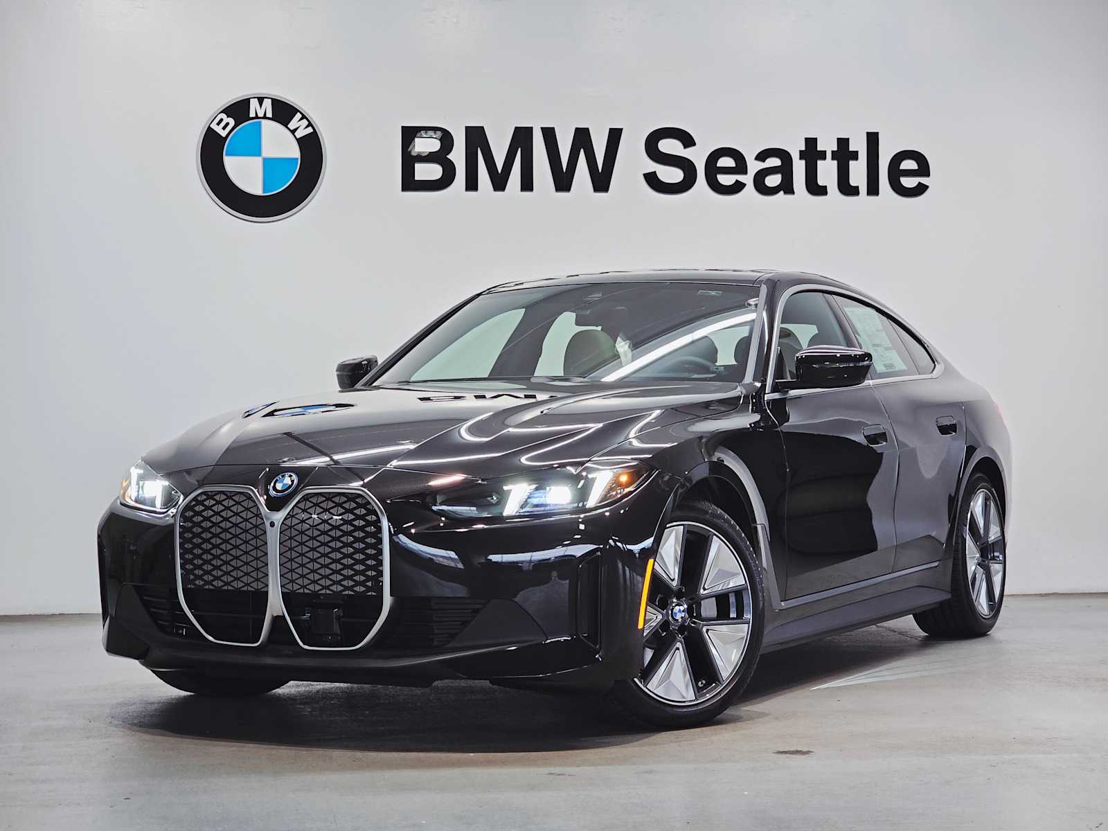 2025 BMW i4 40's photo