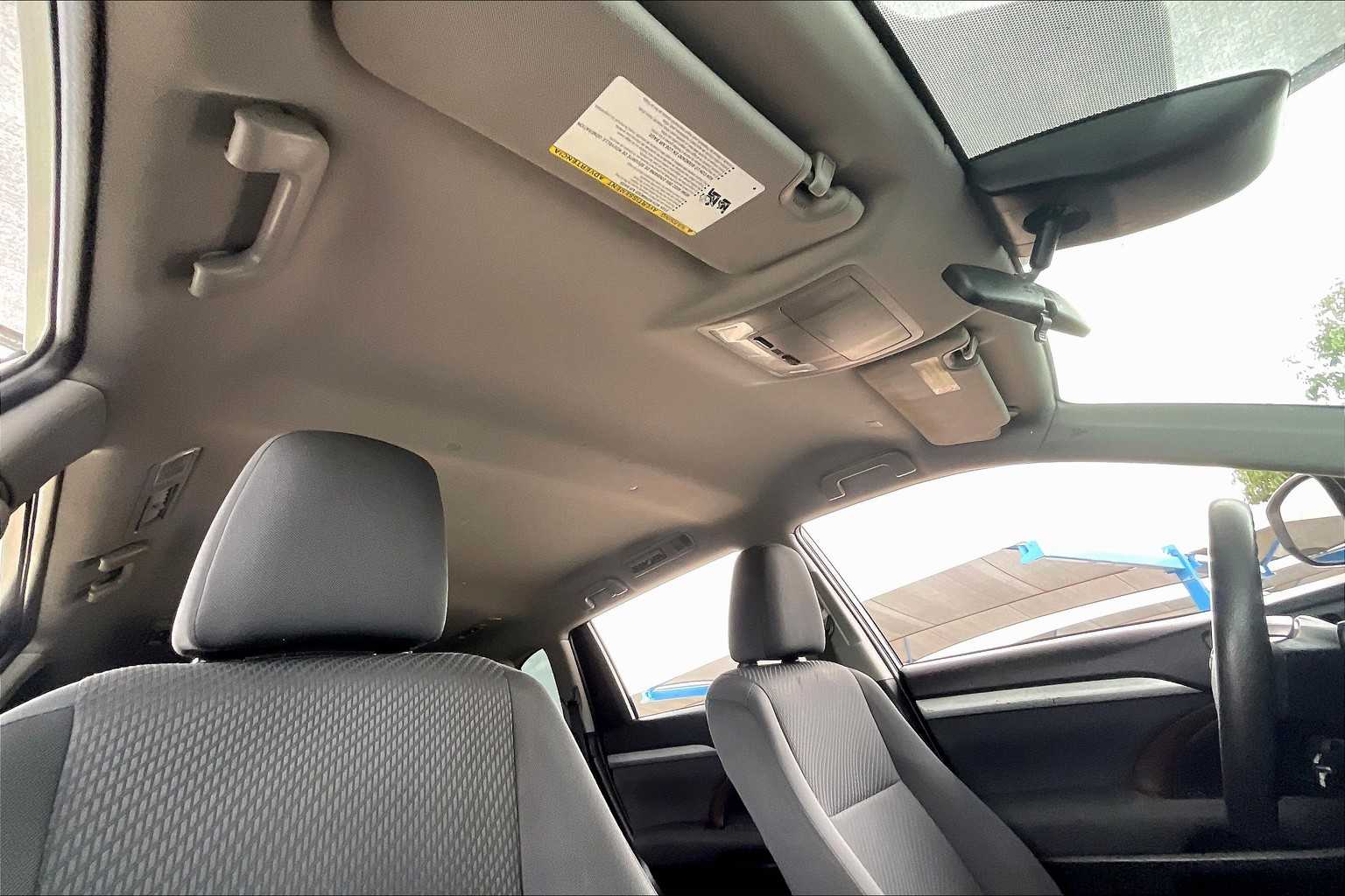 2019 Toyota Highlander LE photo 11