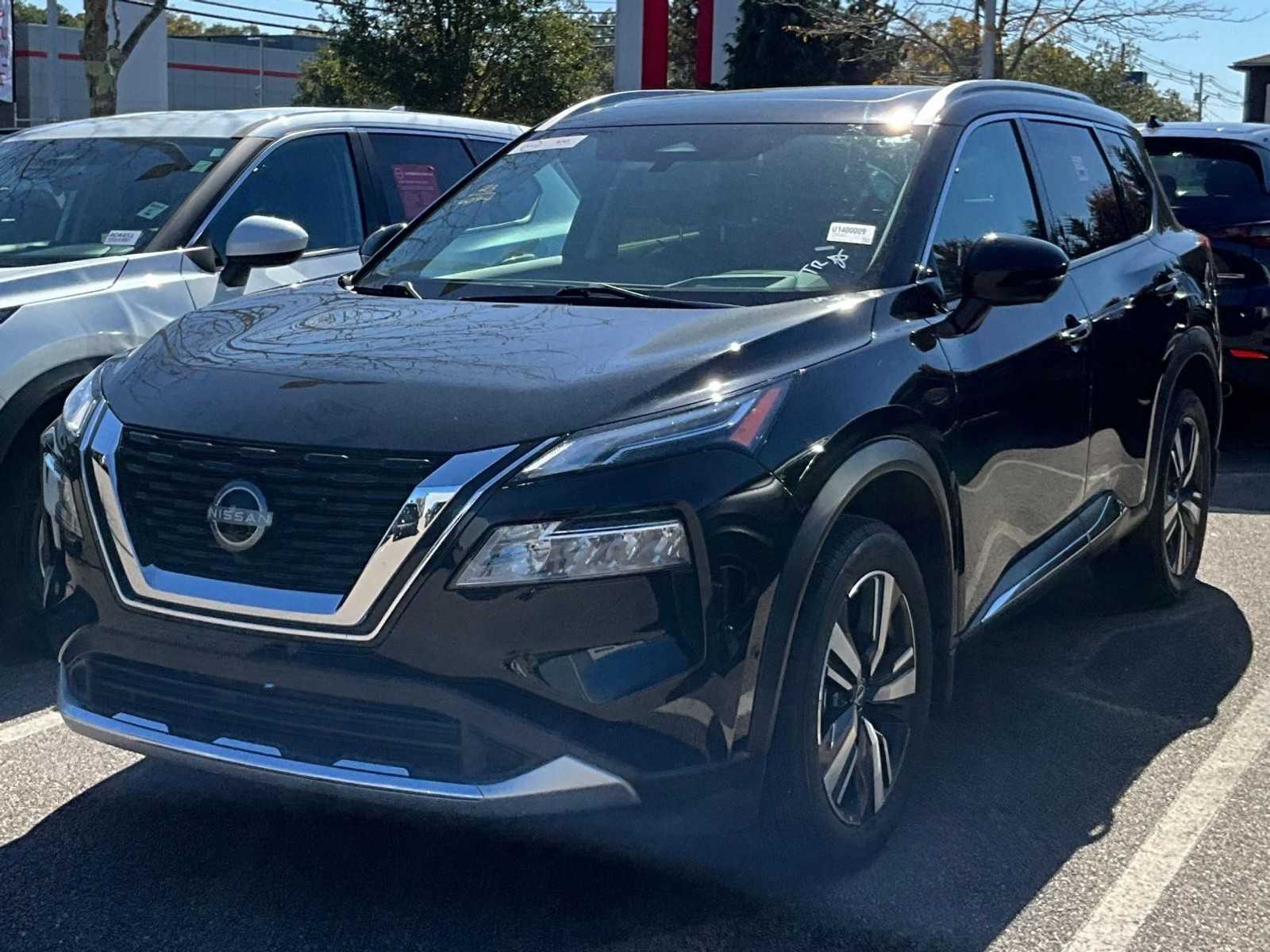 2023 Nissan Rogue Platinum photo 3