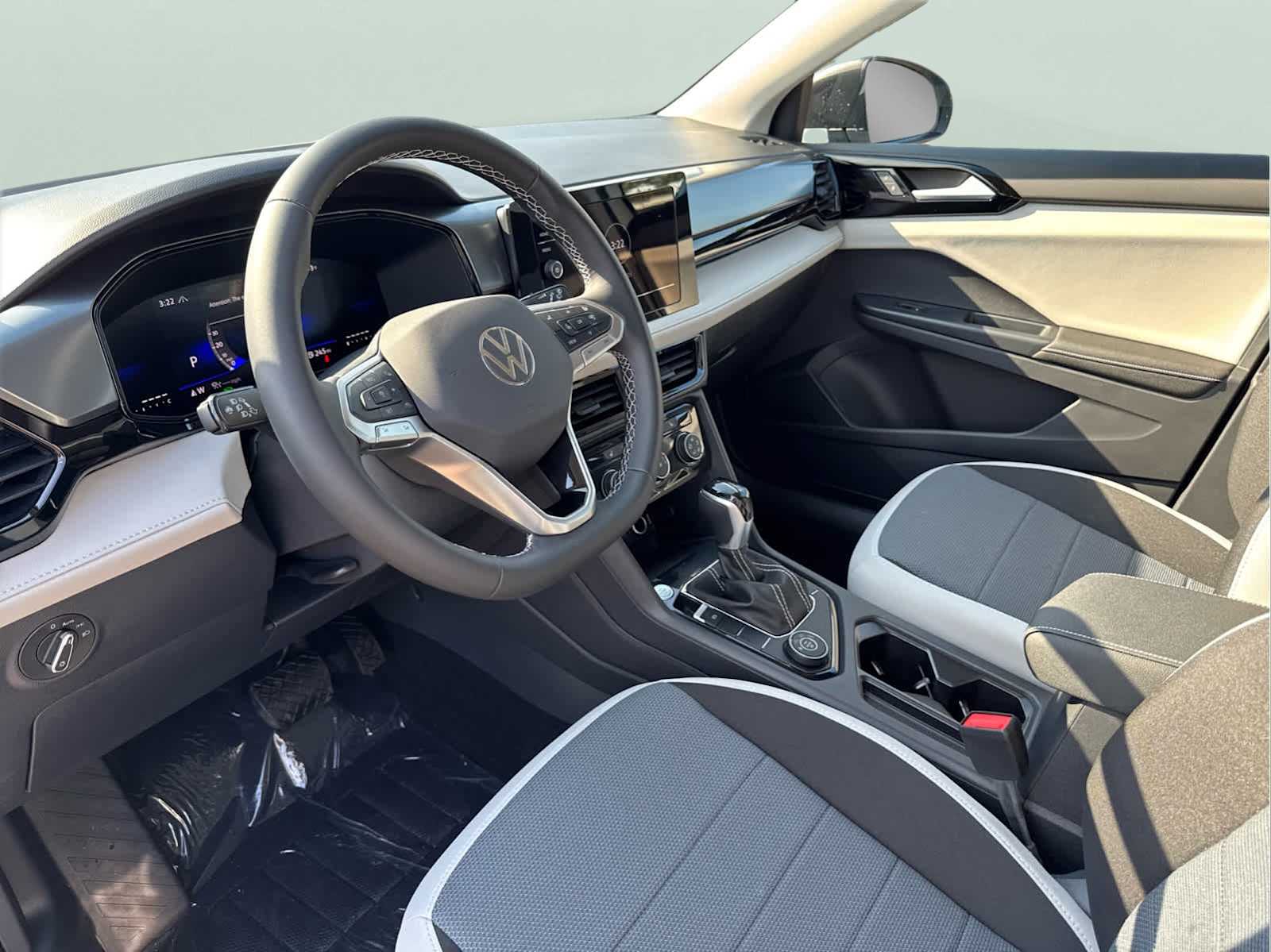 2025 Volkswagen Taos S photo 9