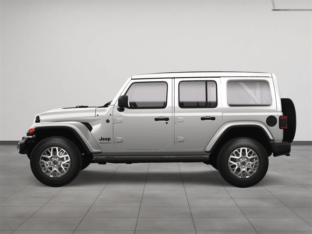 2025 Jeep Wrangler Sahara photo 3