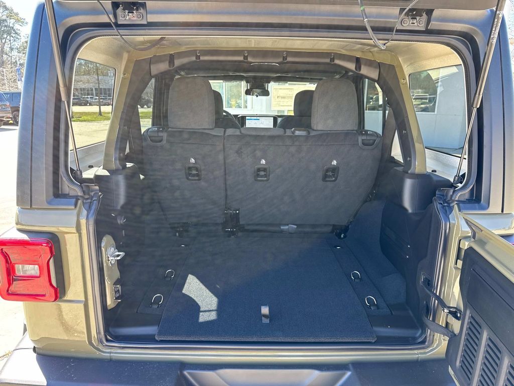 2025 Jeep Wrangler Sport S photo 6