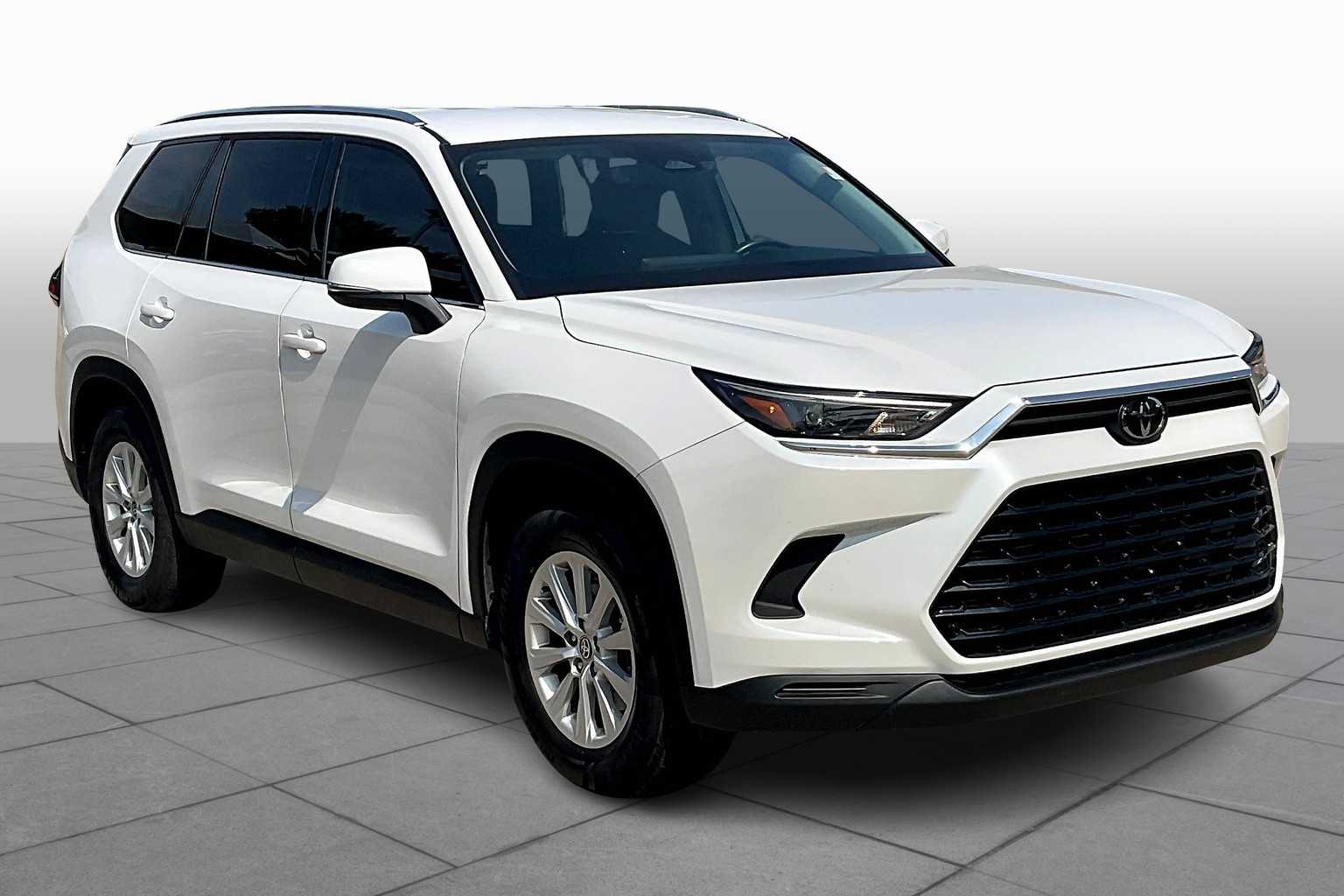 2024 Toyota Grand Highlander XLE photo 2
