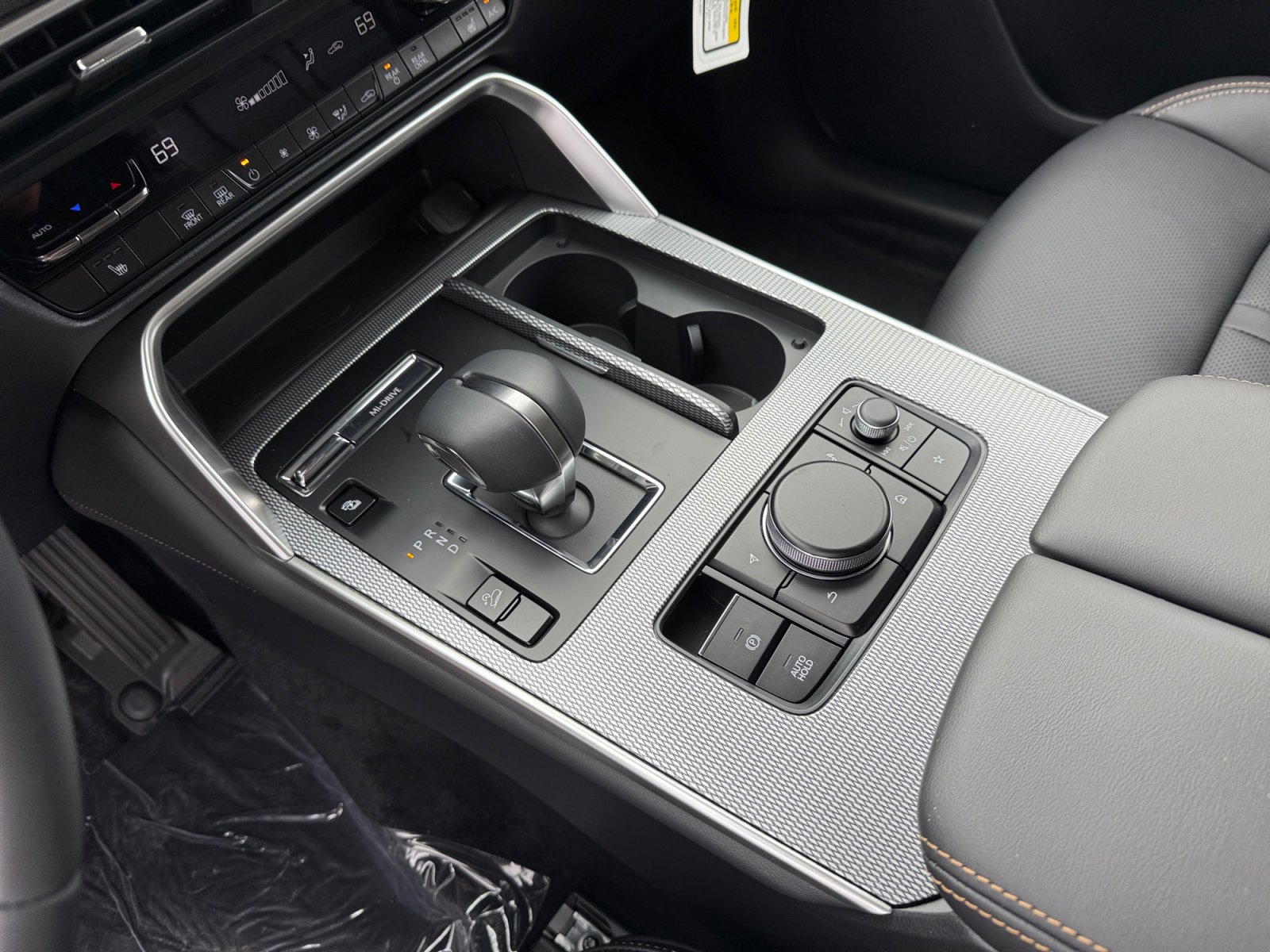 2025 Mazda CX-70 Premium photo 13