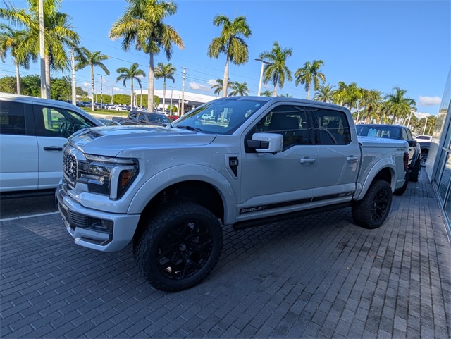 2025 Ford F-150 Lariat photo 2