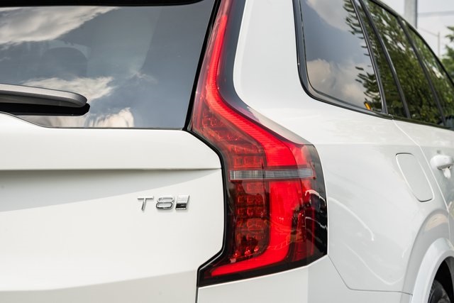2026 Volvo XC90 T8 photo 4