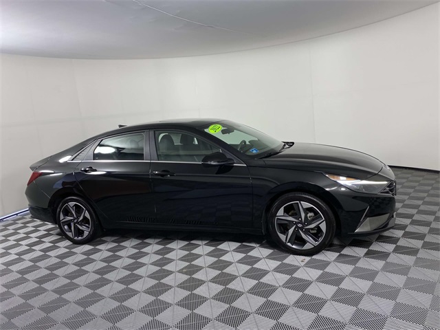 2022 Hyundai Elantra SEL photo 9