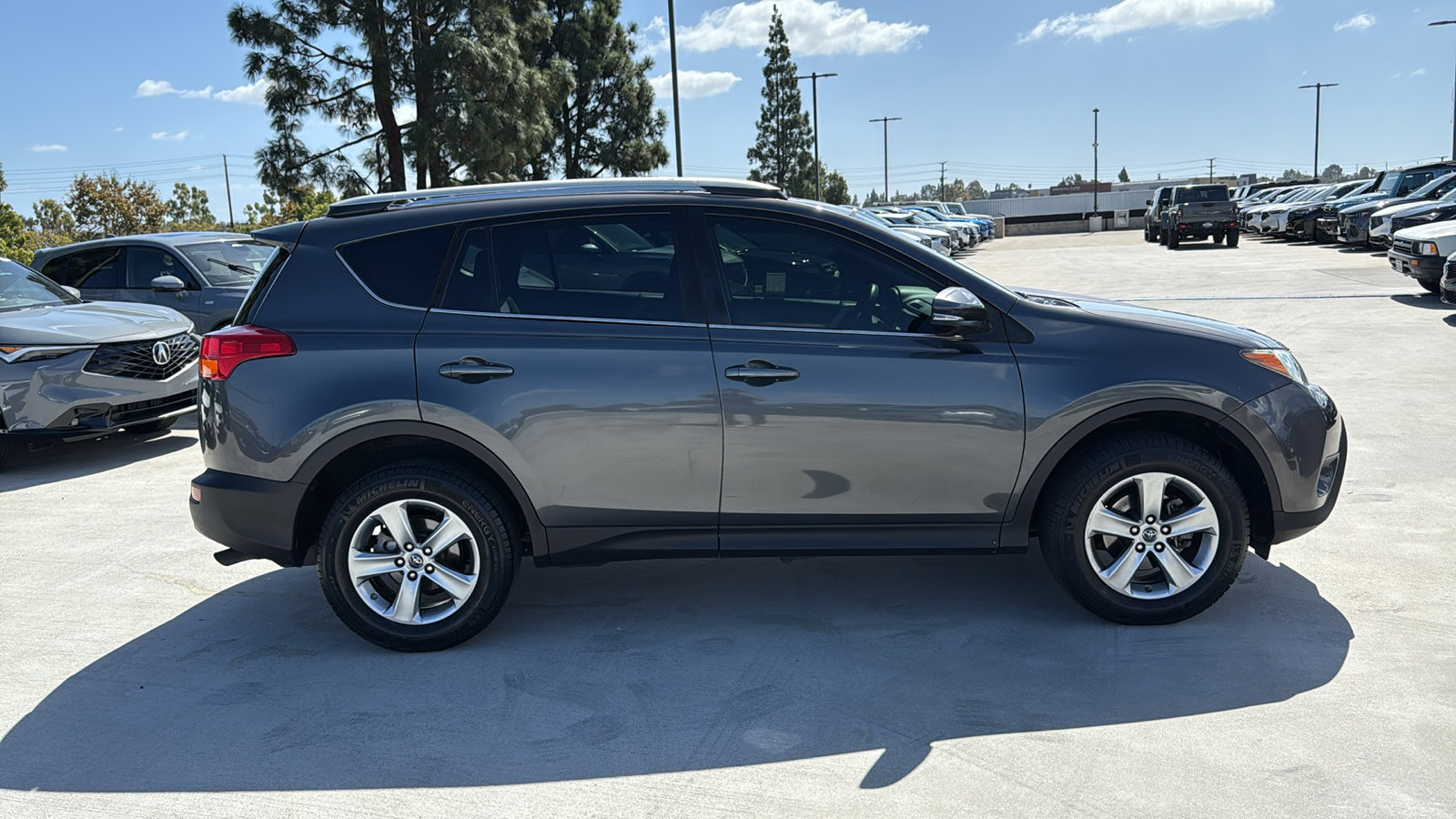 2015 Toyota RAV4 XLE photo 6