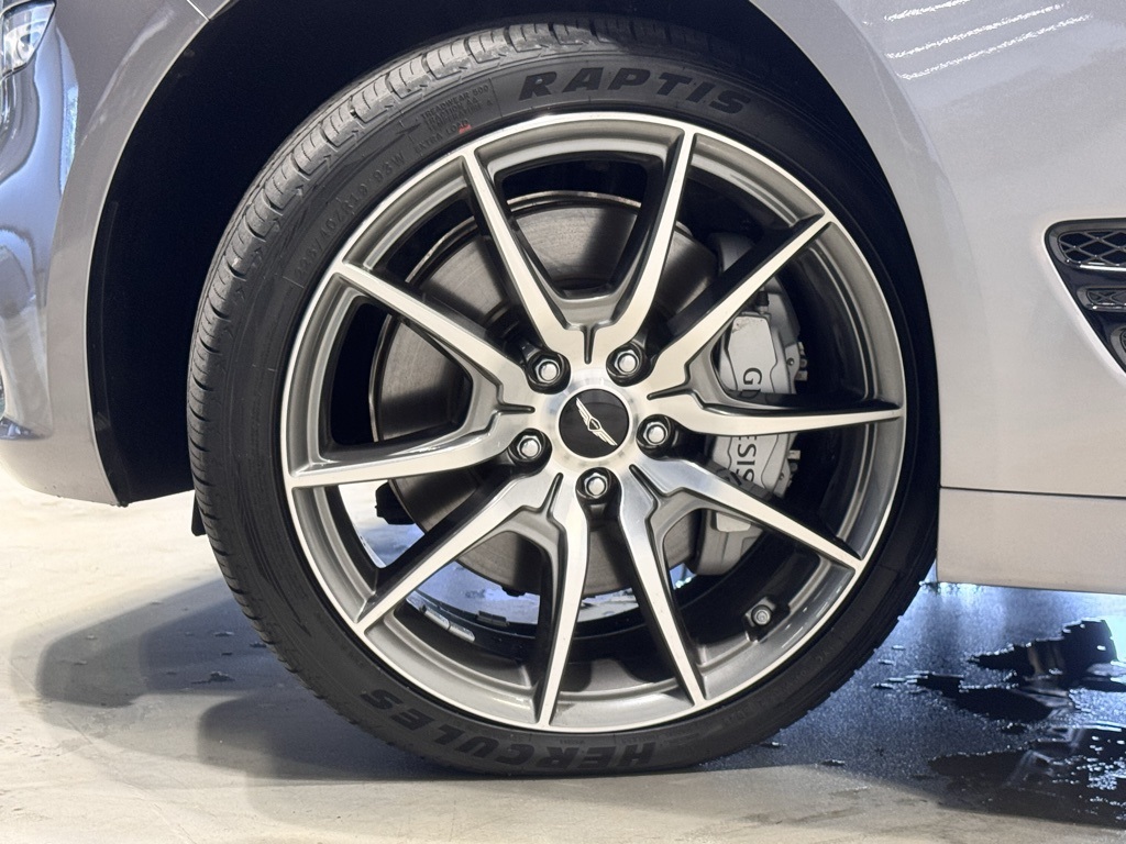 2025 Genesis G70 2.5T photo 11