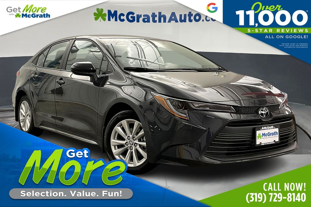 2025 Toyota Corolla LE's photo
