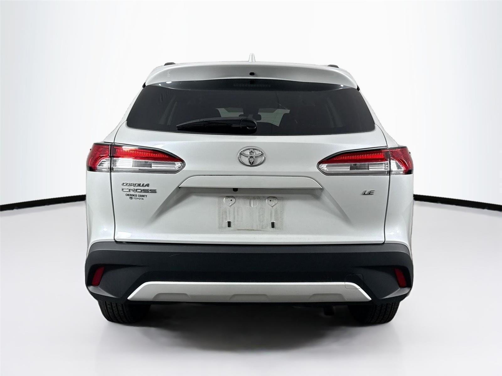 2022 Toyota Corolla Cross LE photo 7