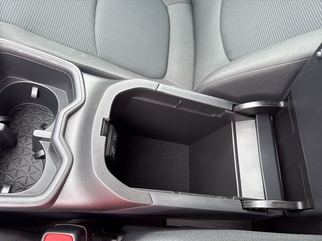 2025 Toyota RAV4 LE photo 29