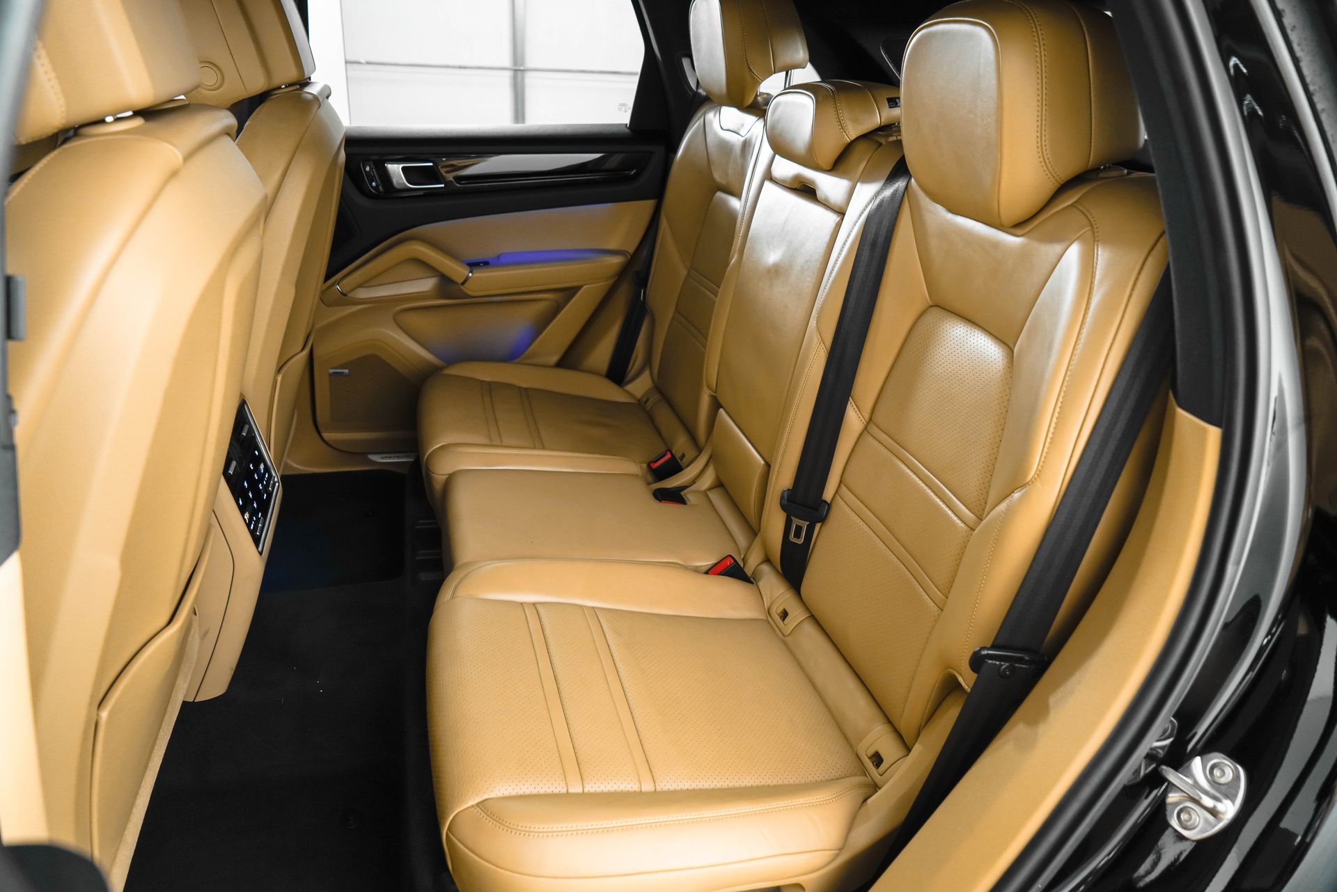 2020 Porsche Cayenne Base photo 14