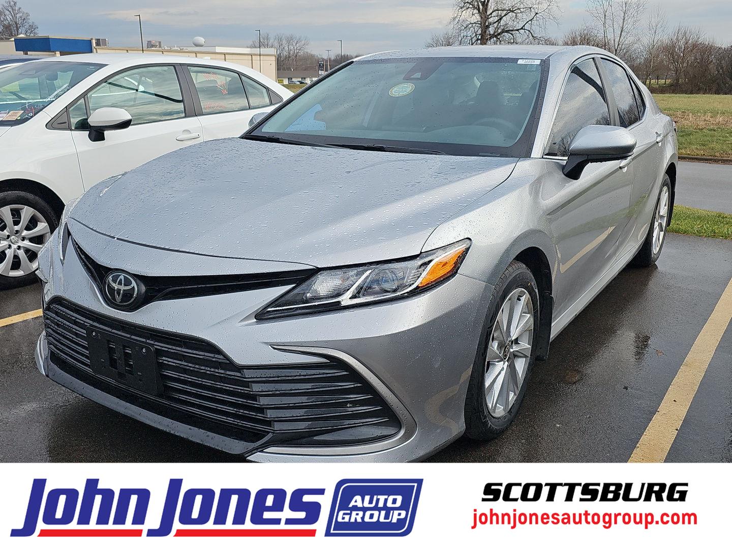 2023 Toyota Camry LE's photo