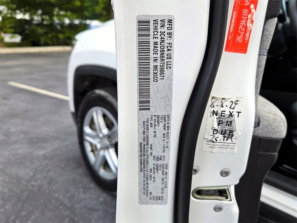 2024 Jeep Compass Latitude photo 16