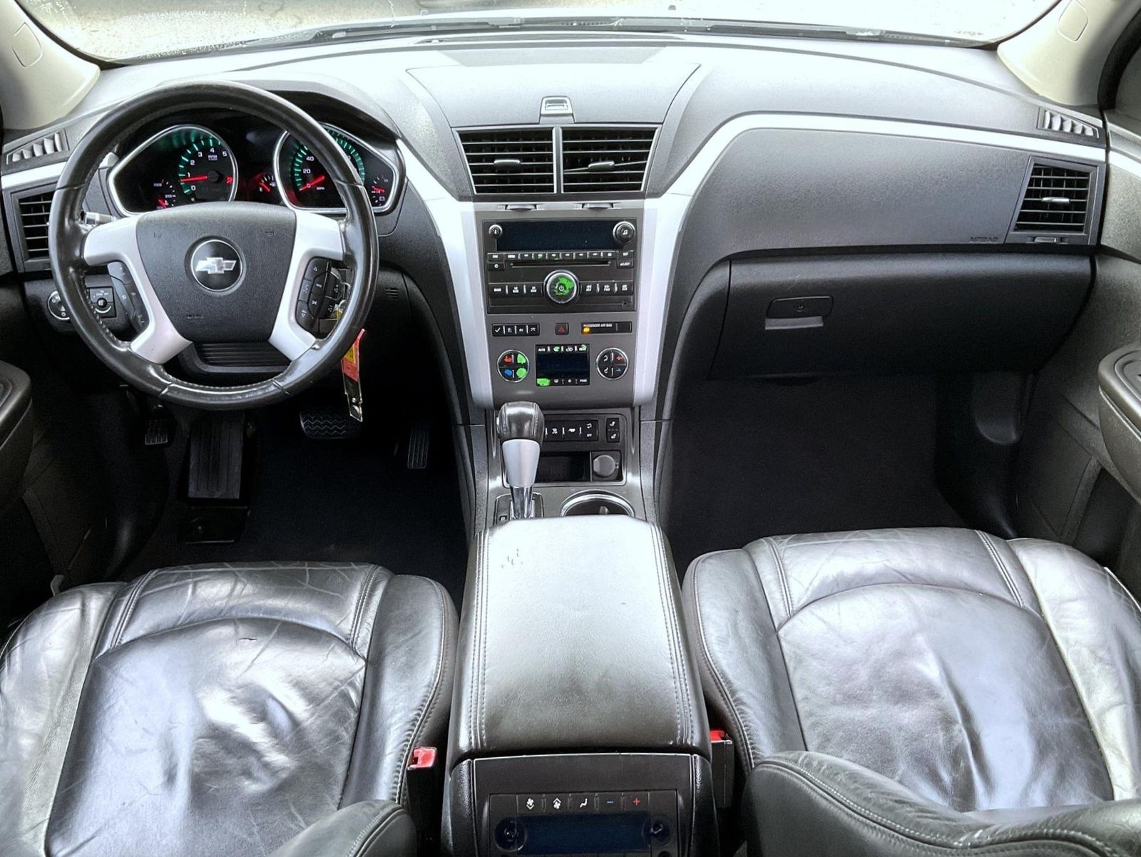 2011 Chevrolet Traverse 2LT photo 13