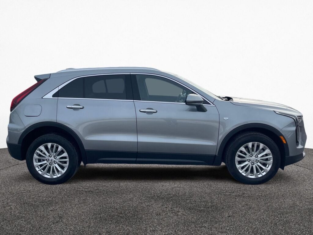 2024 Cadillac XT4 Luxury photo 4