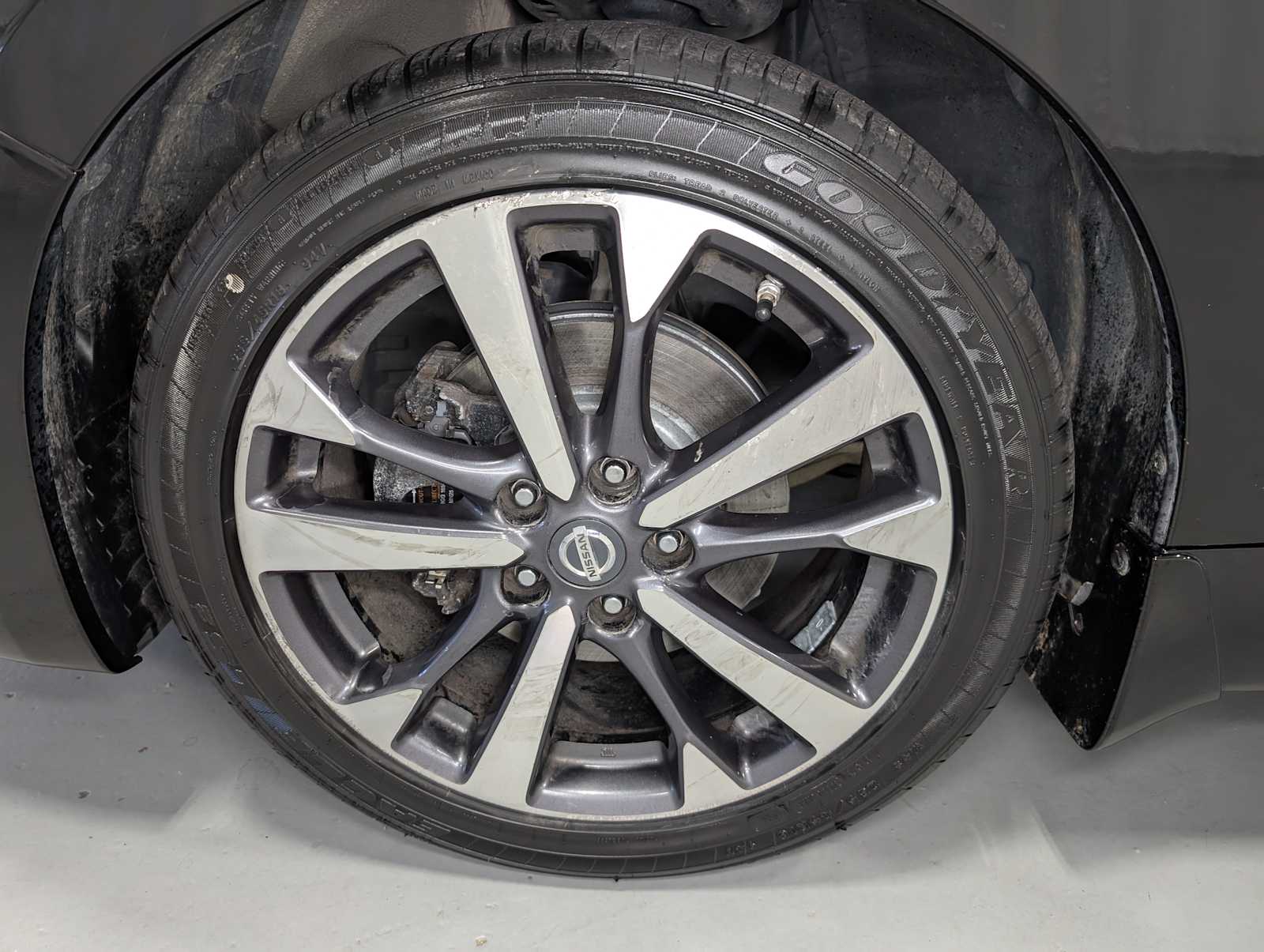 2016 Nissan Altima 2.5 SR photo 3