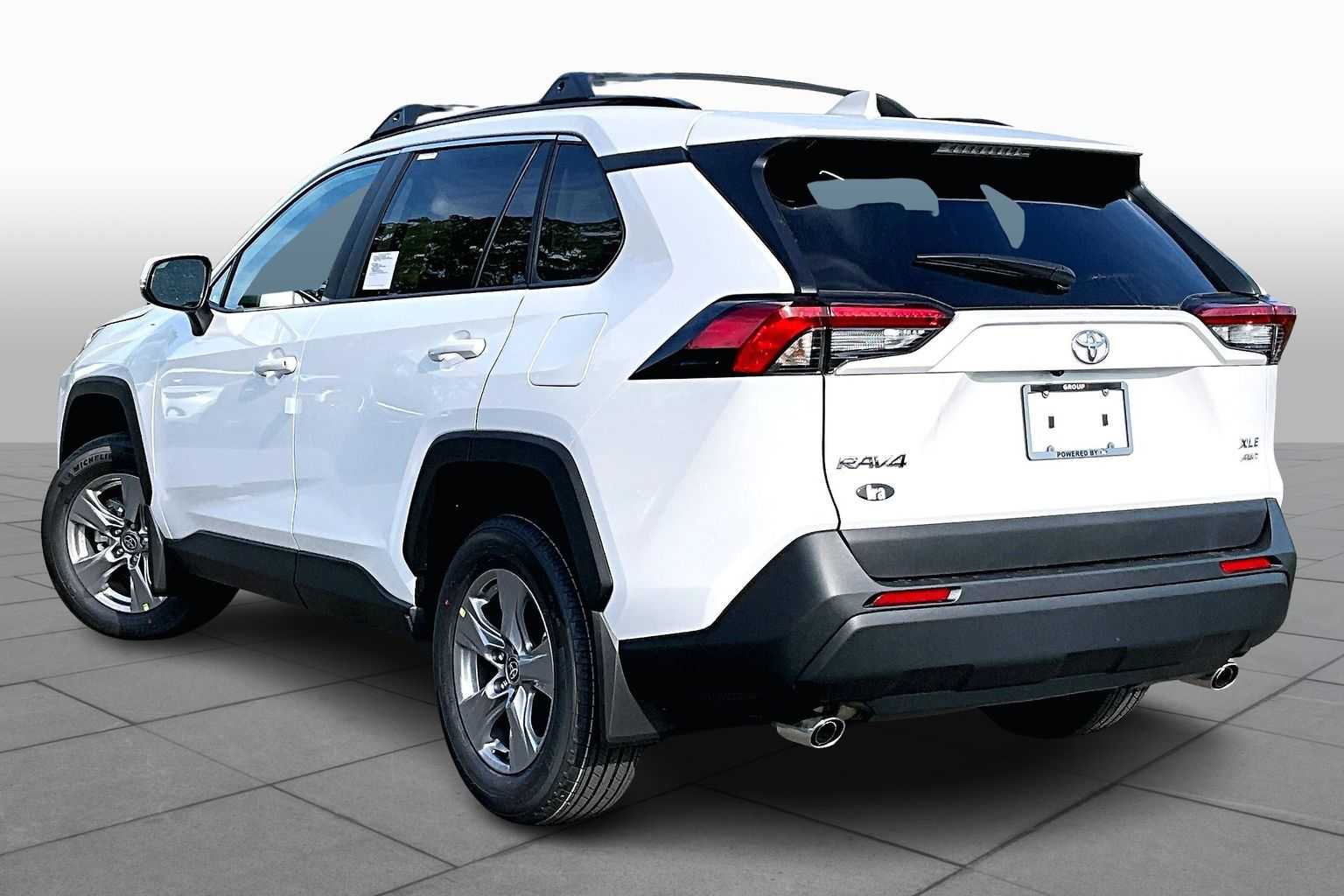 2025 Toyota RAV4 XLE photo 12