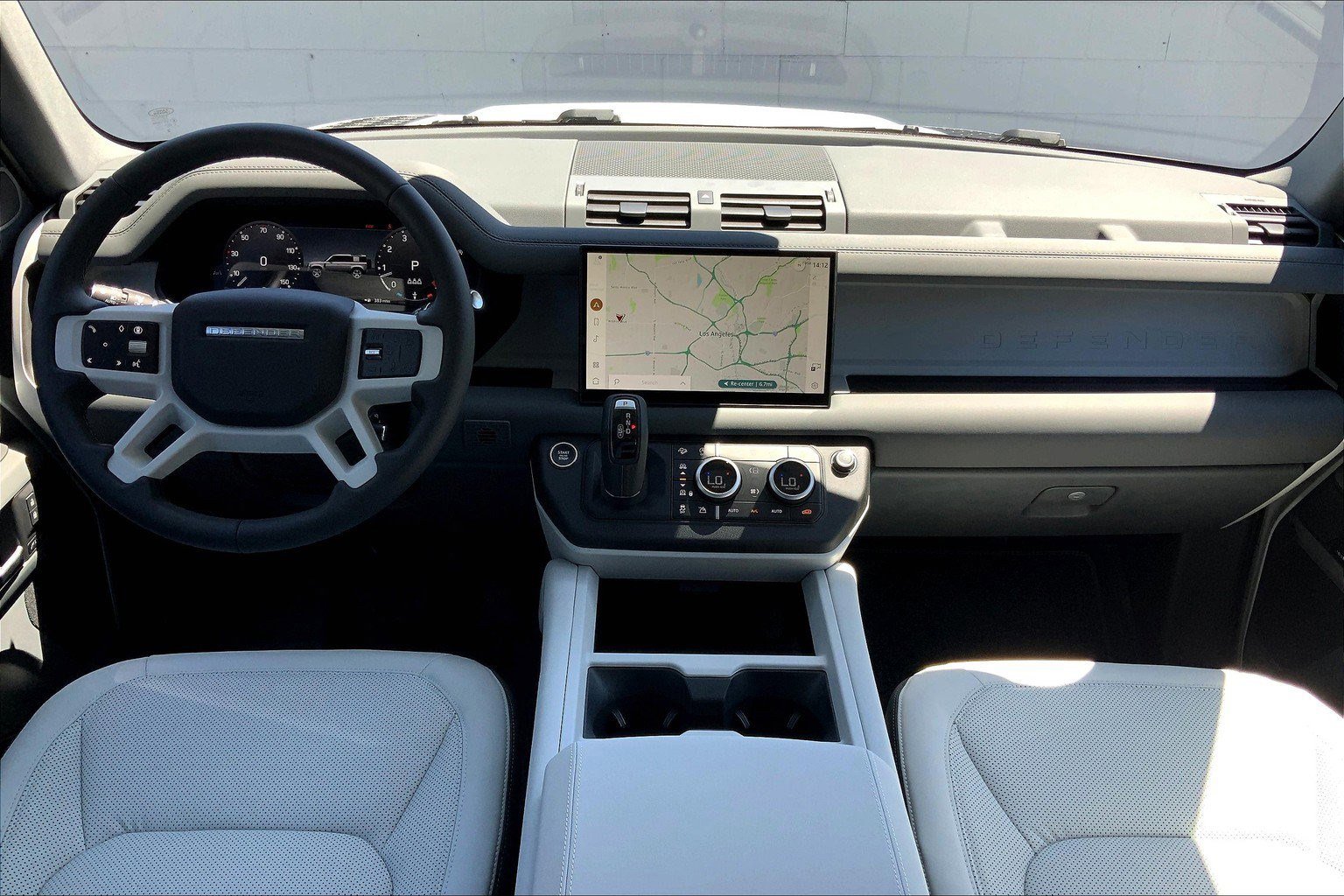 2025 Land Rover Defender 110 S photo 12