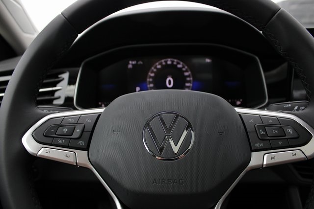 2025 Volkswagen Jetta 1.5T SE photo 16