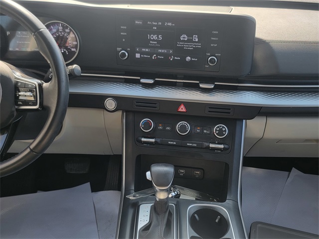 2023 Kia Carnival LX photo 22