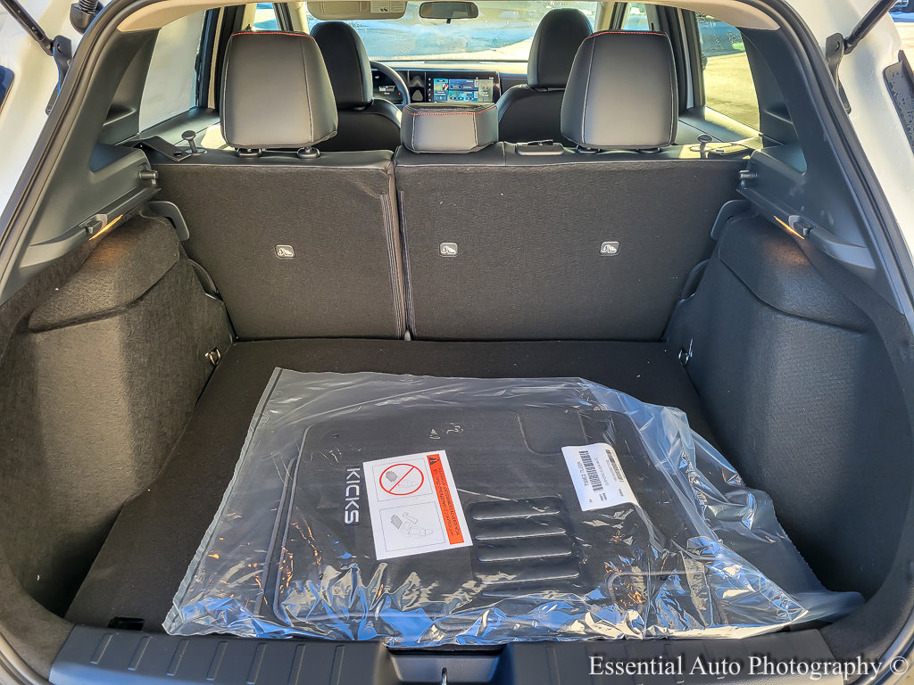 2025 Nissan Kicks SR photo 15