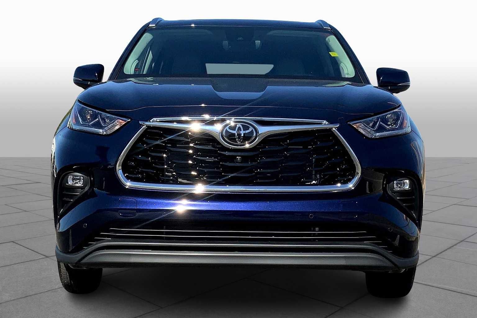 2025 Toyota Highlander Limited photo 3