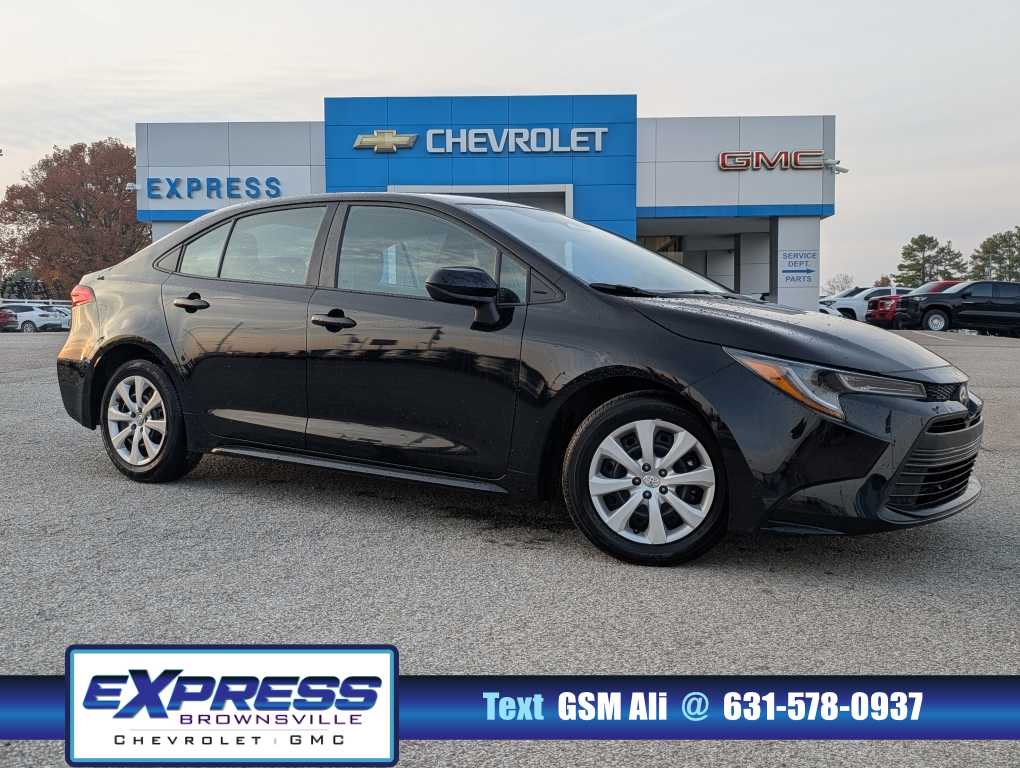 2025 Toyota Corolla LE's photo