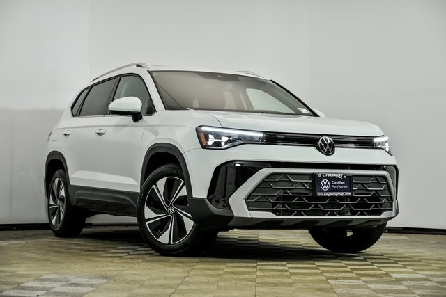 2025 Volkswagen Taos SE's photo