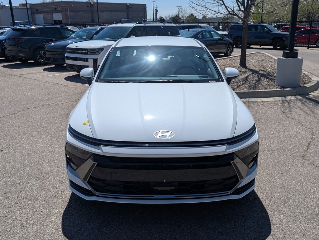 2025 Hyundai Sonata SEL photo 3