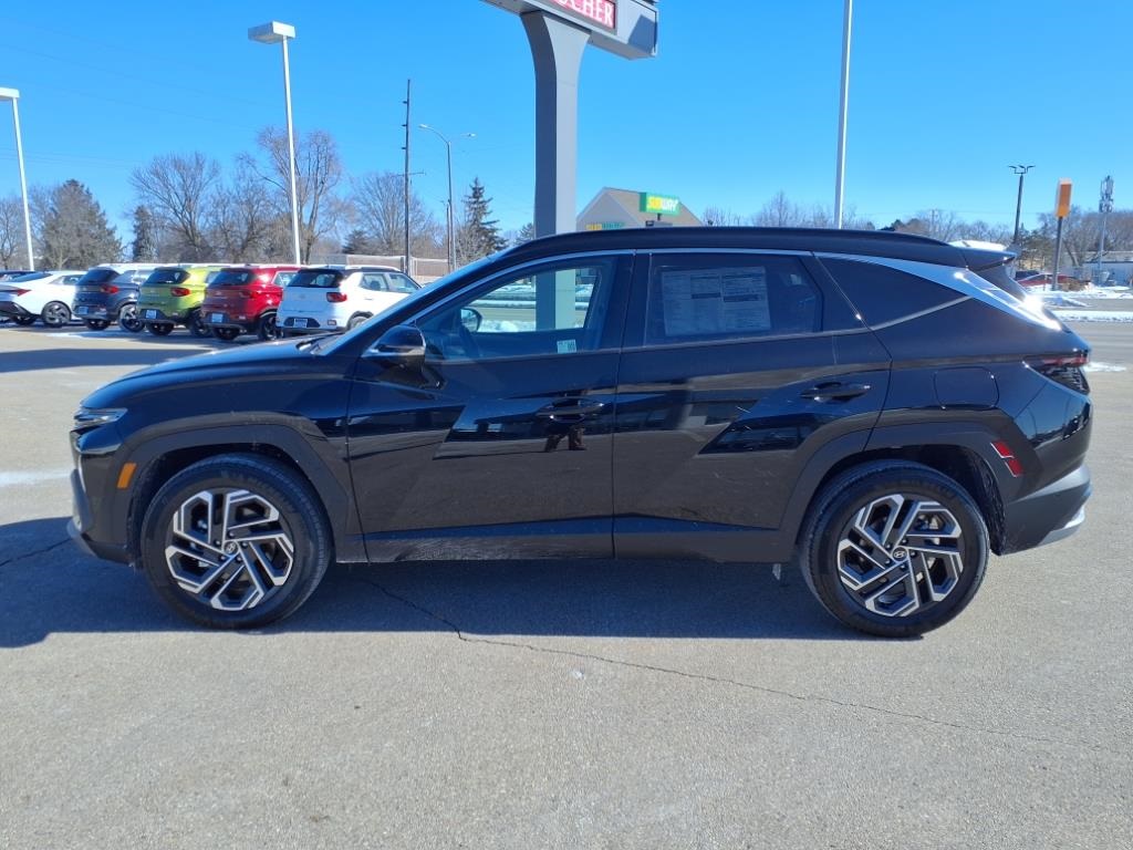 2025 Hyundai Tucson Hybrid Limited photo 2