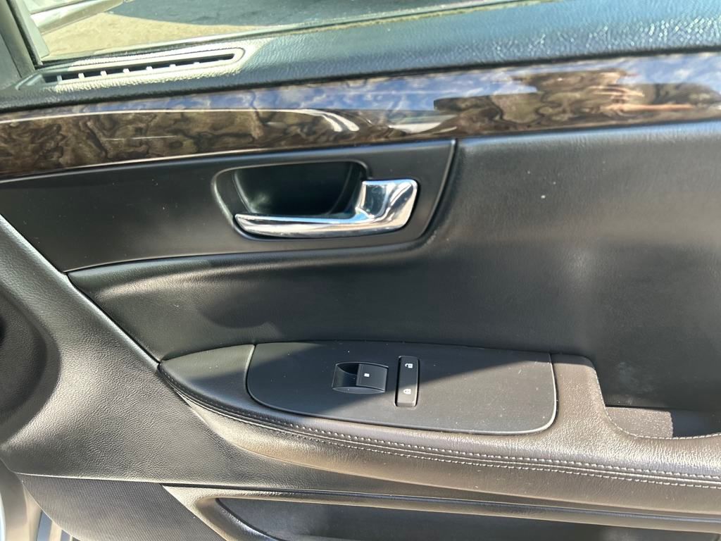 2008 Cadillac DTS Base photo 23