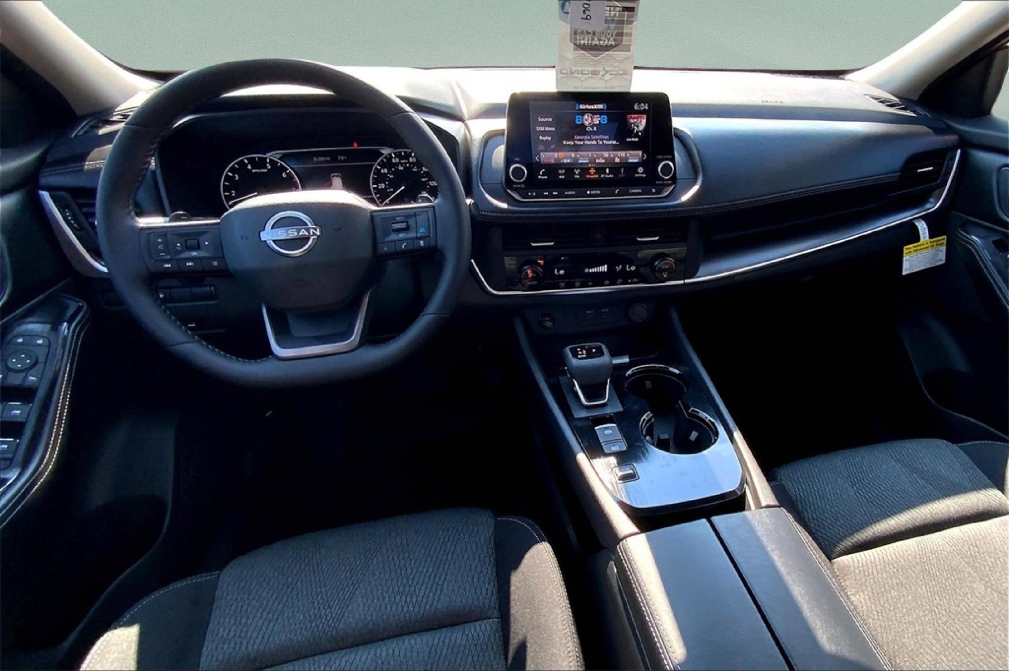 2026 Nissan Rogue SV photo 4