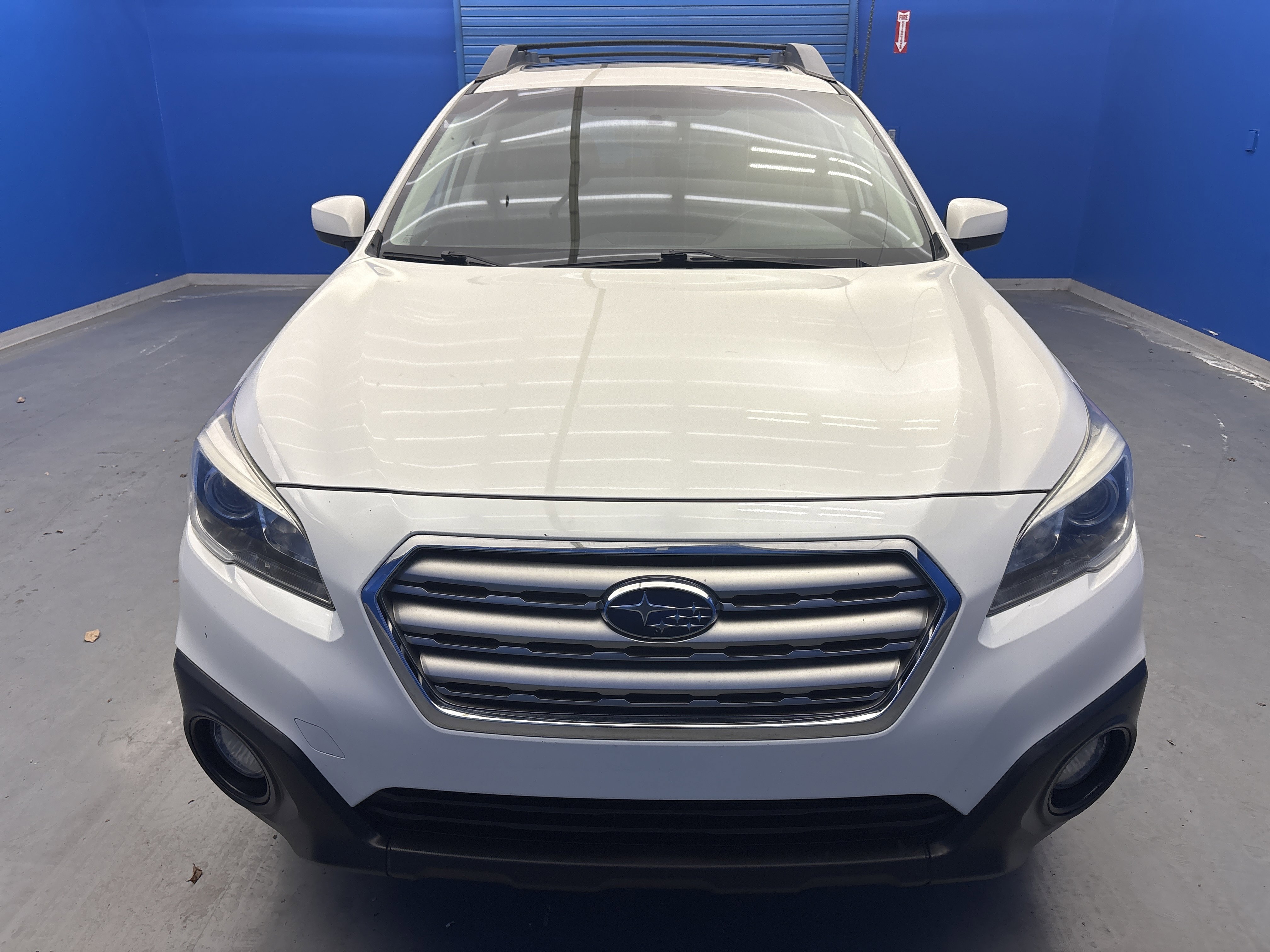 2017 Subaru Outback Premium photo 3