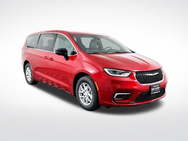 2026 Chrysler Pacifica photo 2