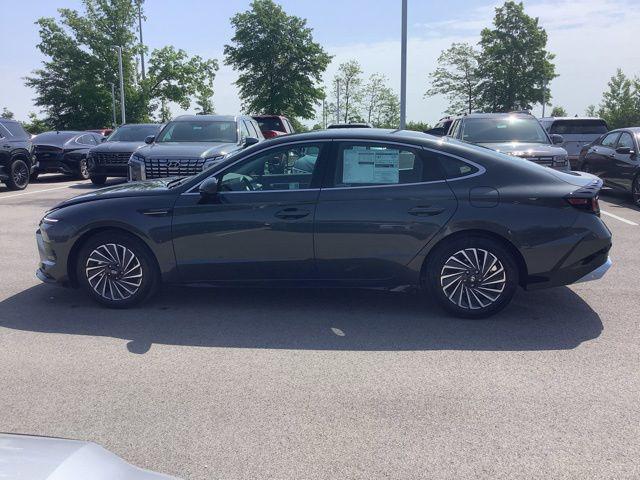 2025 Hyundai Sonata Hybrid SEL's photo