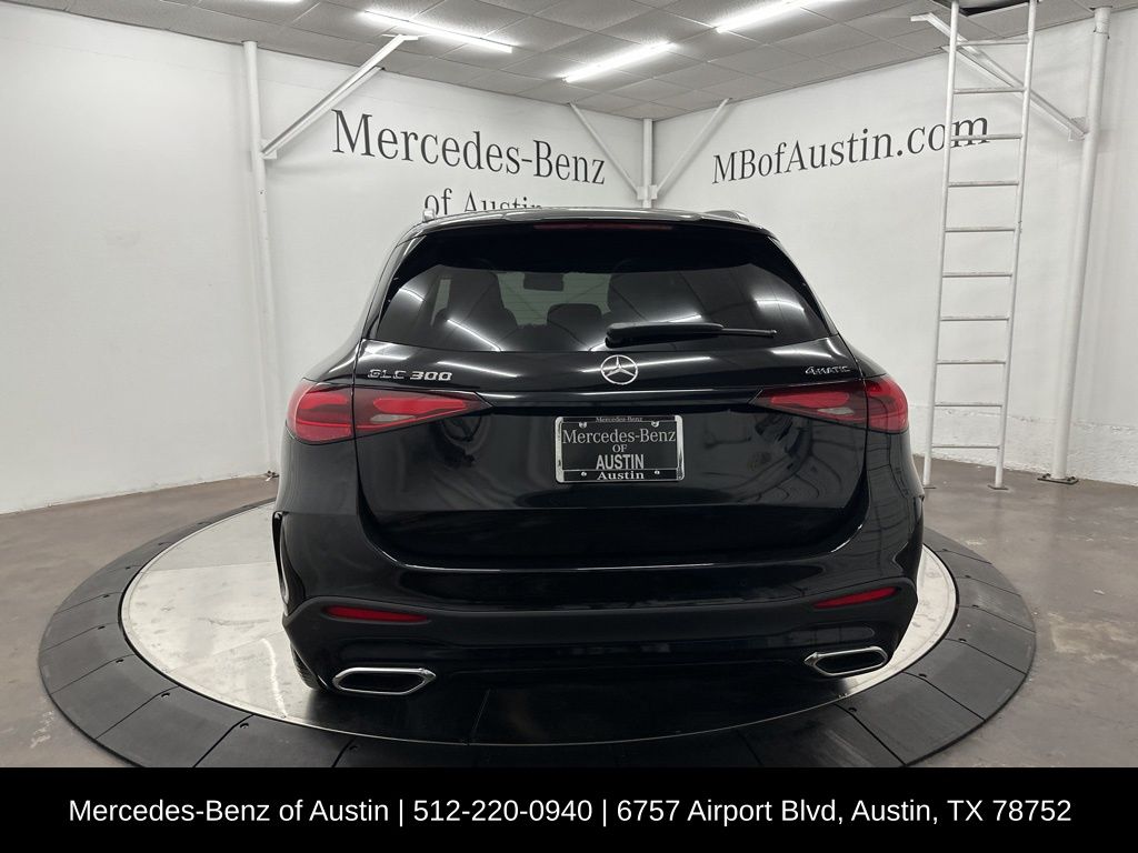 2024 Mercedes Benz GLC 4MATIC 300 photo 6