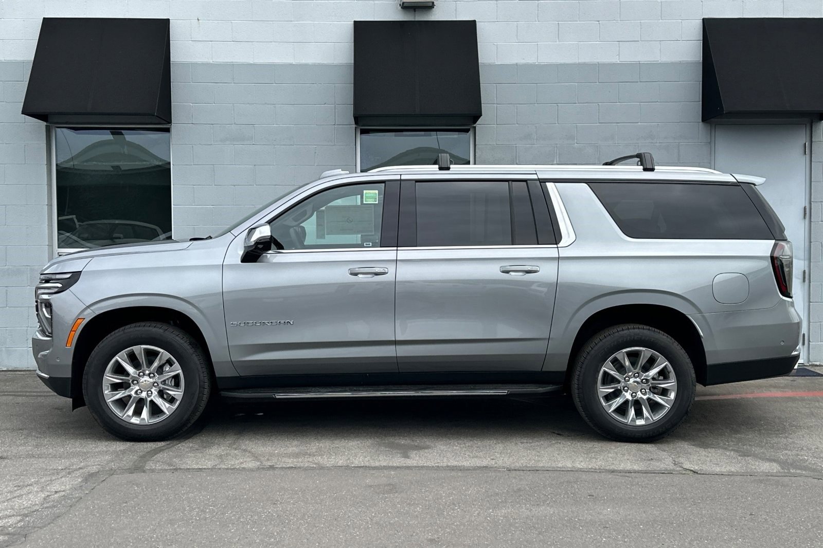 2025 Chevrolet Suburban Premier photo 7