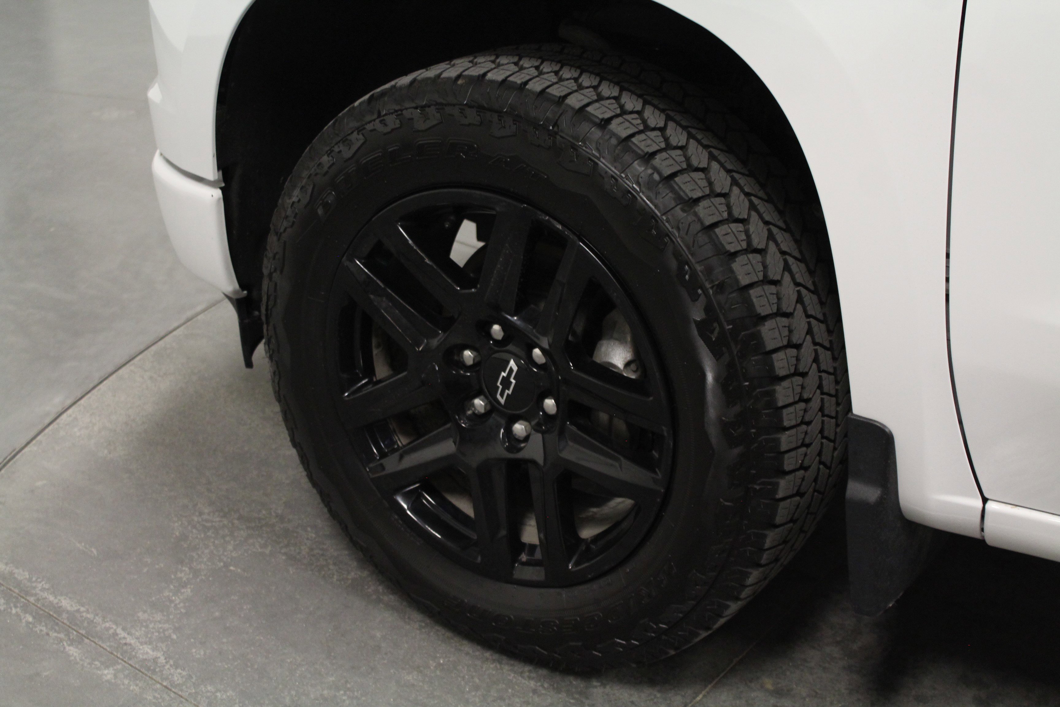 2024 Chevrolet Silverado 1500 RST photo 9