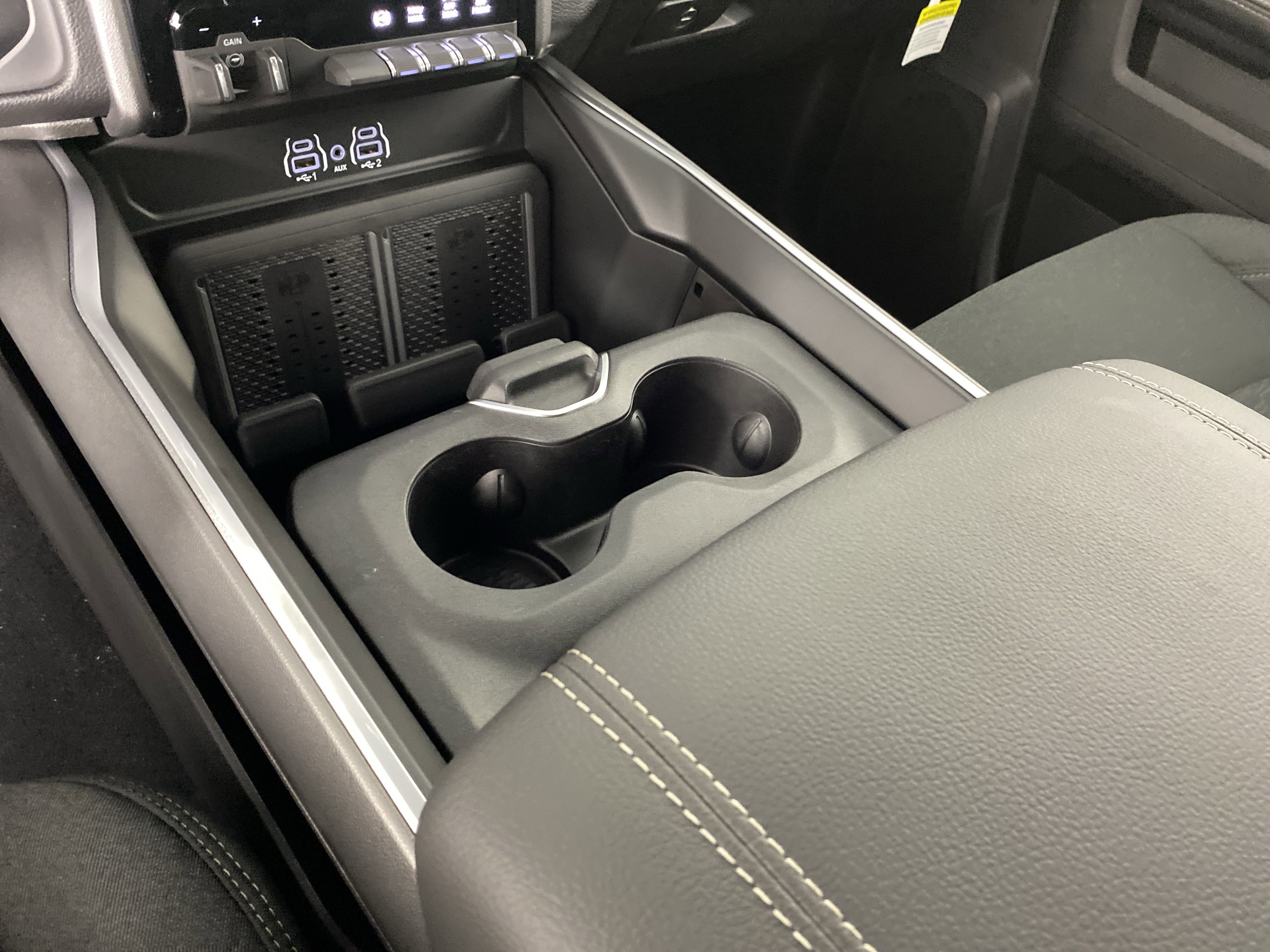 2025 Ram 2500 Big Horn photo 5