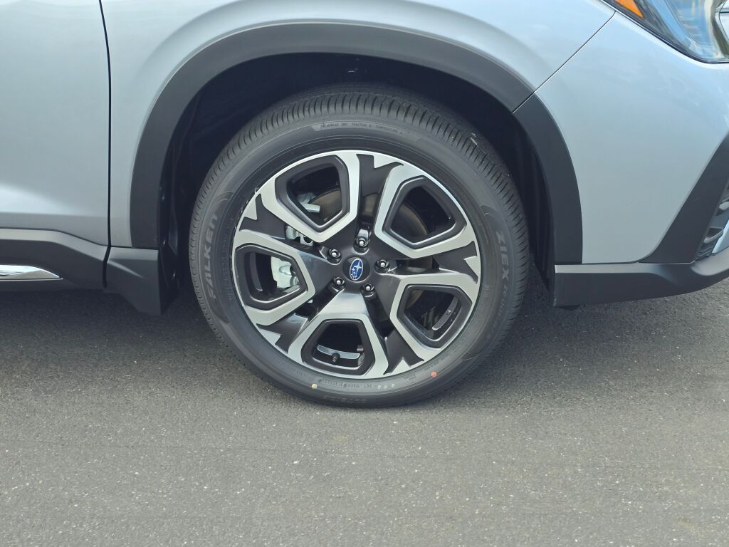 2025 Subaru Ascent Limited photo 4