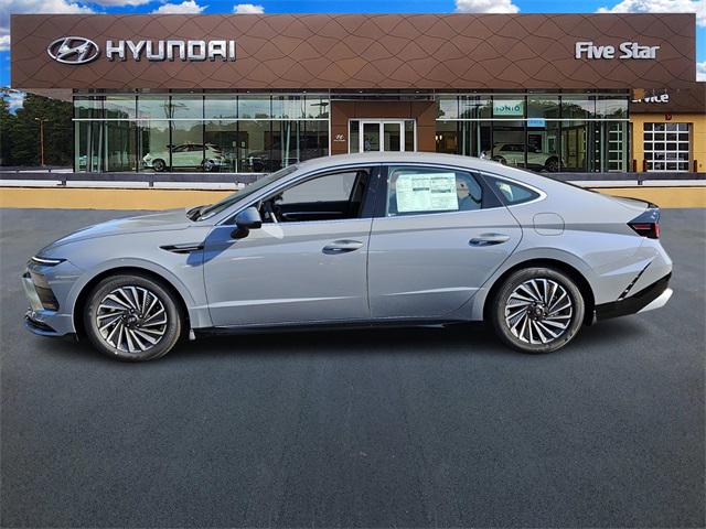 2025 Hyundai Sonata Hybrid SEL photo 2