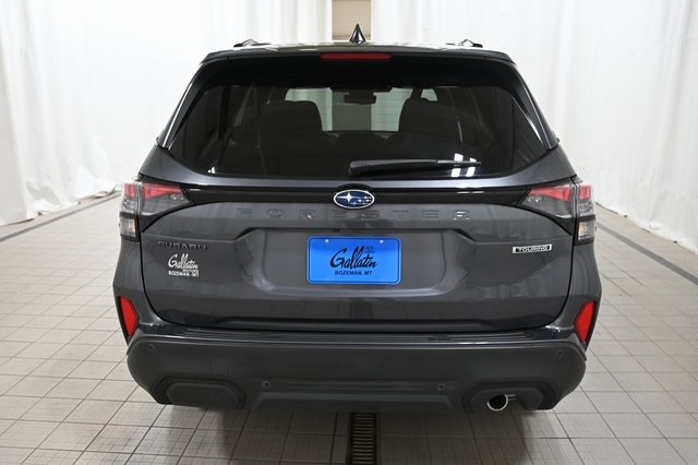 2025 Subaru Forester Touring photo 4