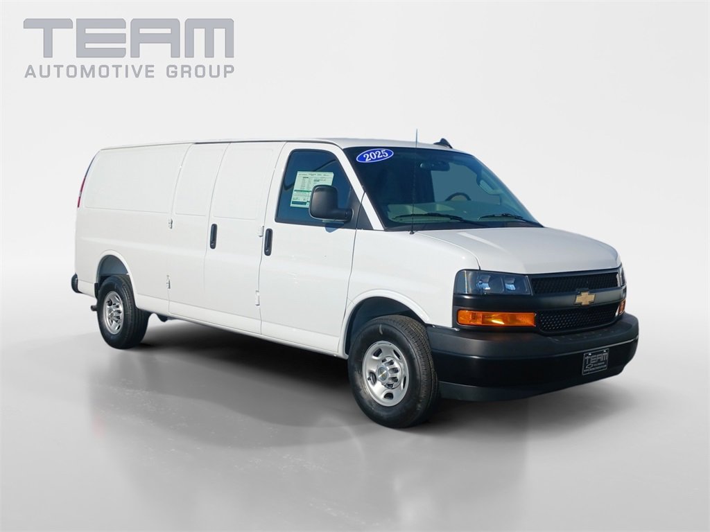 2025 Chevrolet Express Cargo Work Van's photo