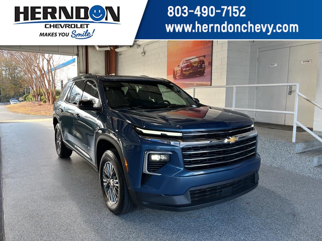 2025 Chevrolet Traverse LT's photo