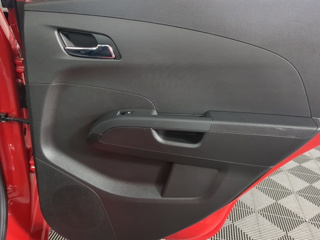 2015 Chevrolet Sonic LTZ photo 17